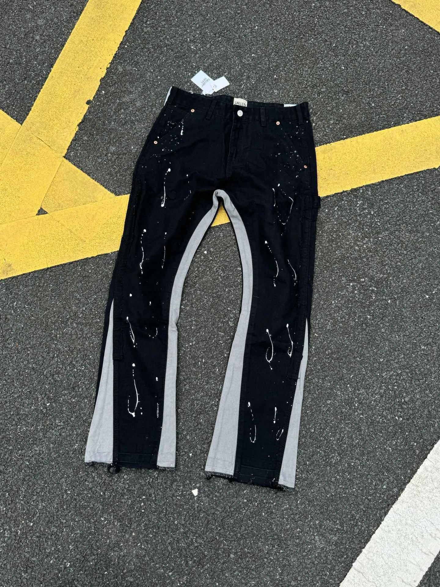 -Size upper body P220#G33 GALLERY DEPT. Spliced ​​washed retro jeans for men and women, high street splash-ink pants, micro-flared casual trousers, trendy couple, same style. Color: black. Size: S-XXL (corresponding to 28-36)